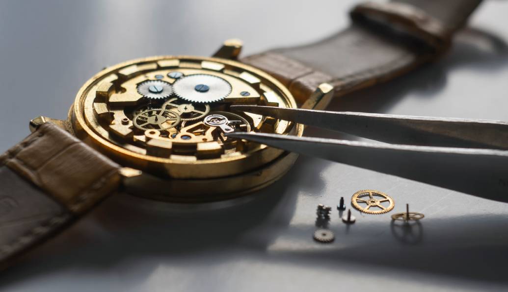 Swiss mechanical watch